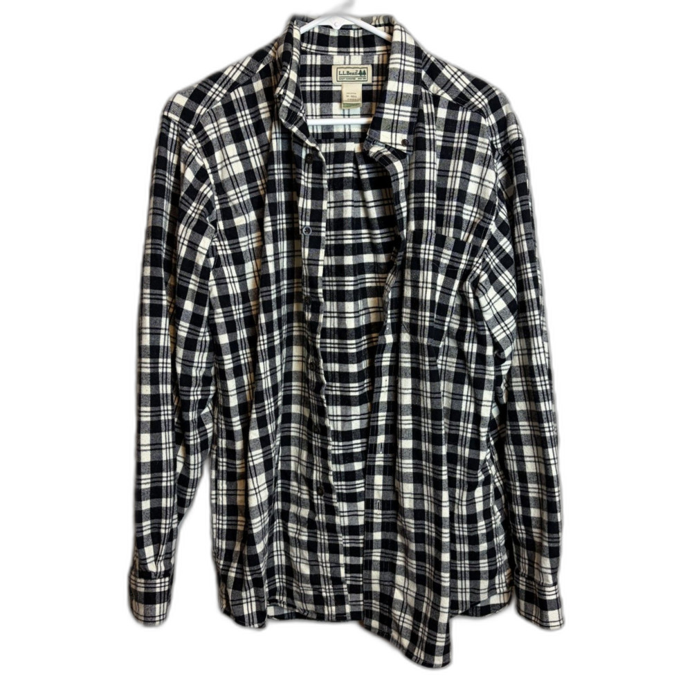 L.L. Bean Black and White Flannel Plaid Button Up Size M Men